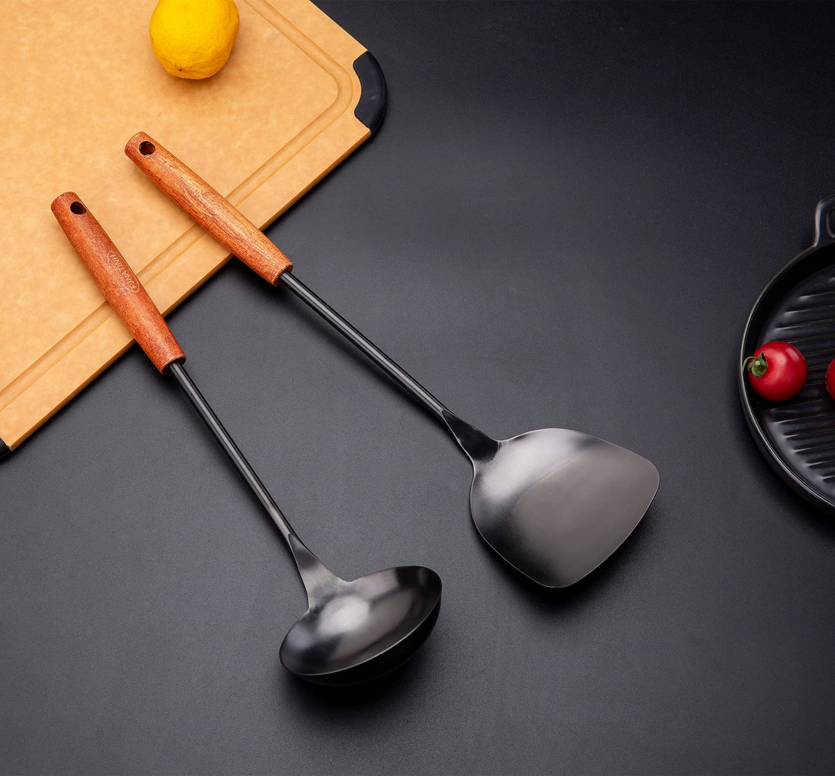 FJNATINH wooden handle design offers ergonomic grip during quick stir-fries.