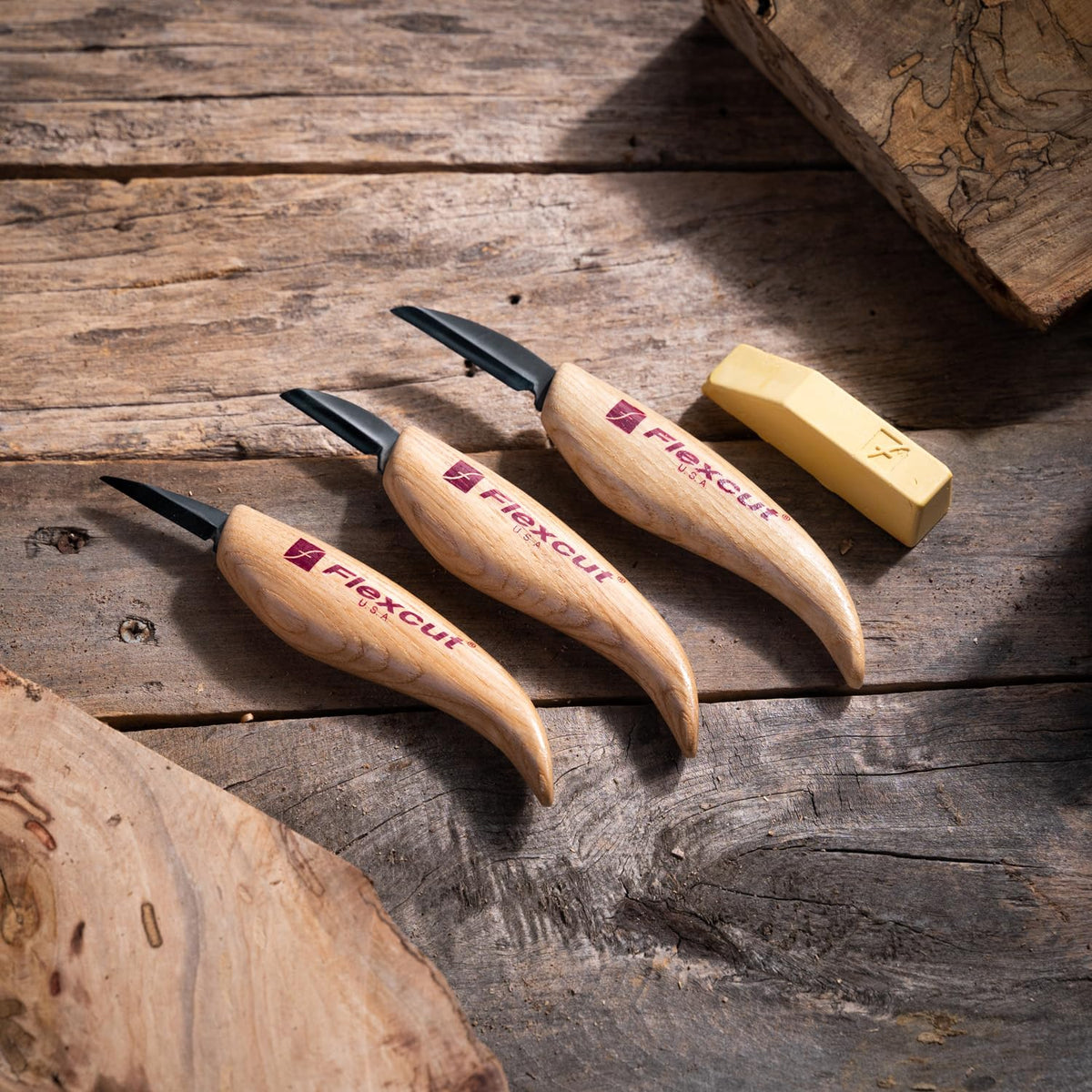 Flexcut KN500 ash wood grip close-up highlighting steady control.