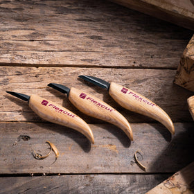 Flexcut KN500 set in use demonstrates beginner-friendly woodcarving toolkit.