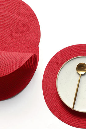 Floroom braided texture close-up highlighting durable, heat-resistant placemats.