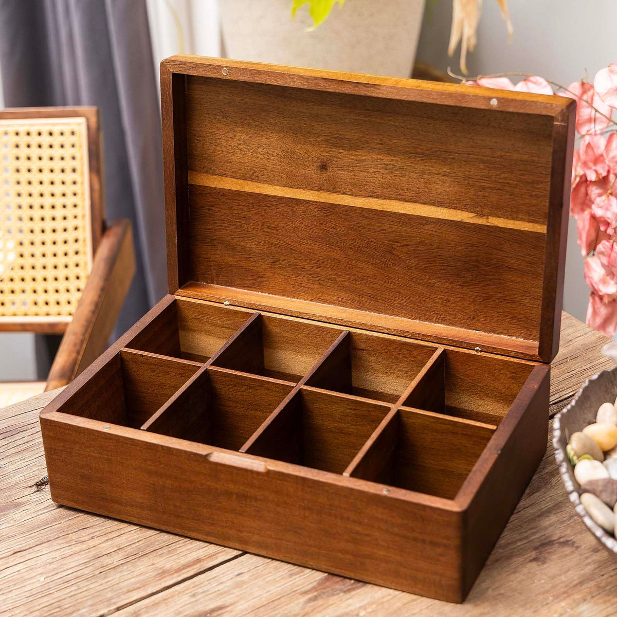FLYIEE tea bag holder in wood grain for easy access and display