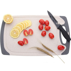 FLYINGSEA nonslip-edges board; stays in place, reducing slips during chopping.