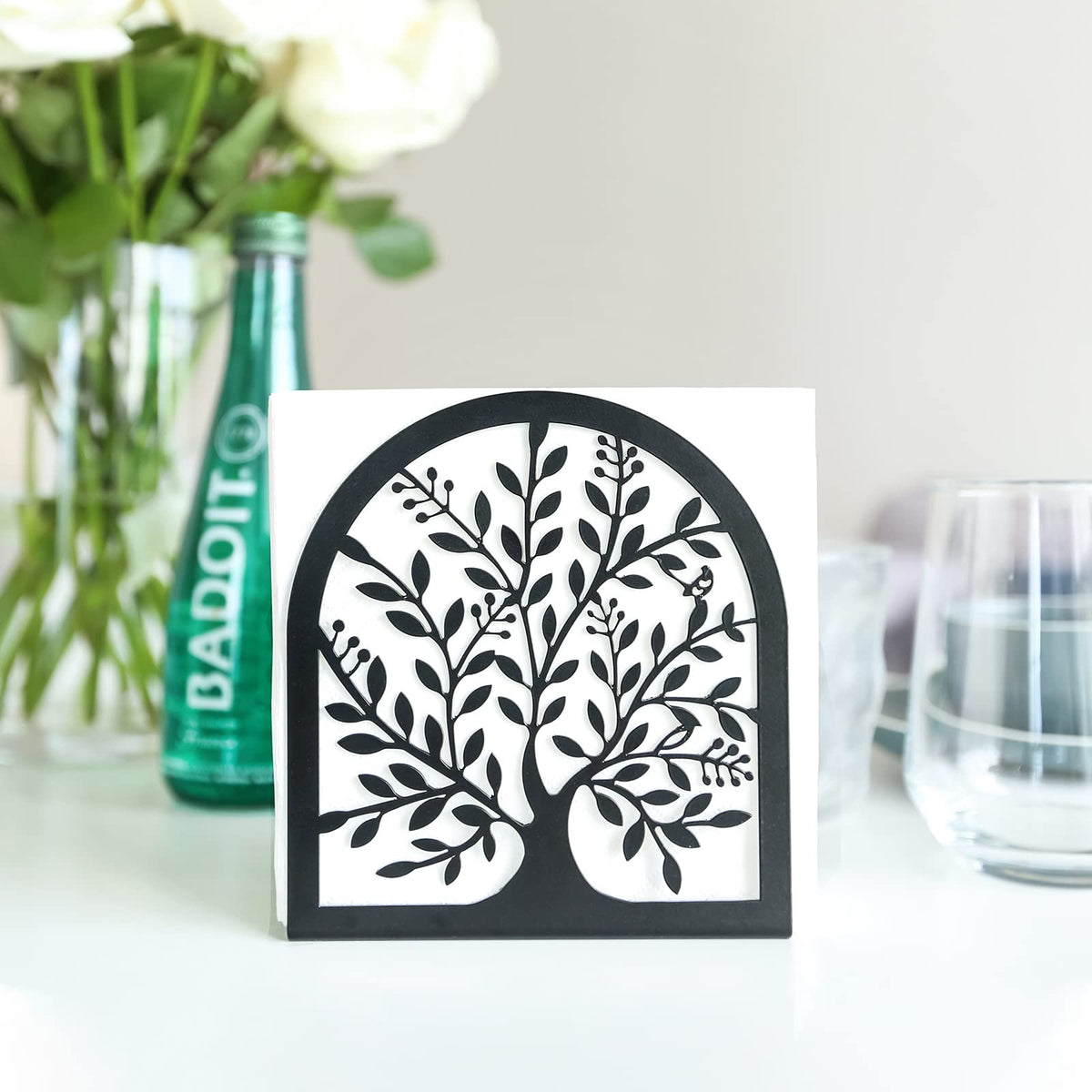 Fobule black finish minimizes fingerprints and scratches.