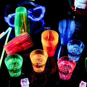 FOCUSLINE party and wedding shots set adds color to celebrations