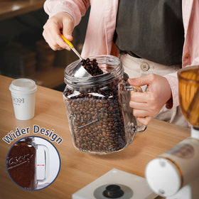Square shape saves space and fits neatly in the refrigerator door with Folinstall jars.