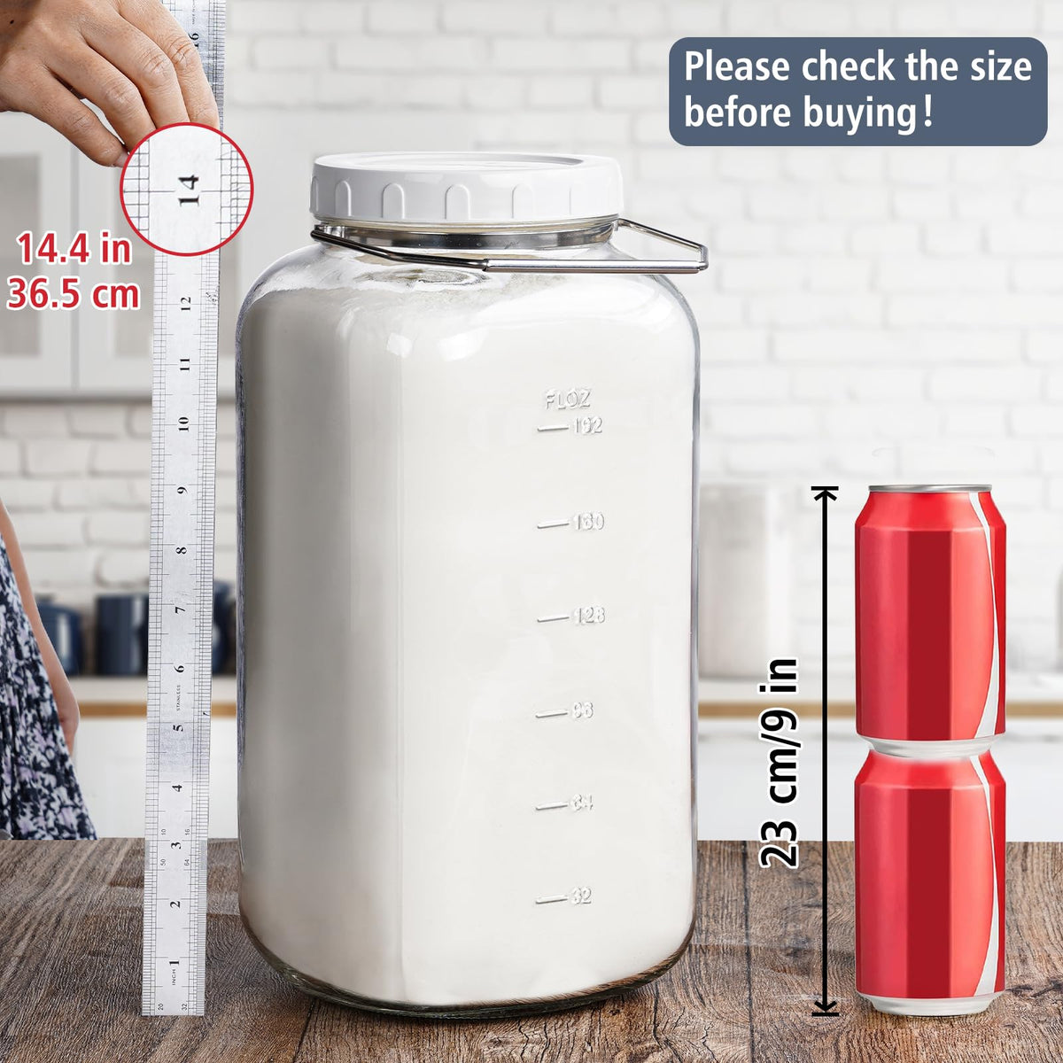 Folinstall airtight seal keeps flour, sugar and other dry goods fresh.