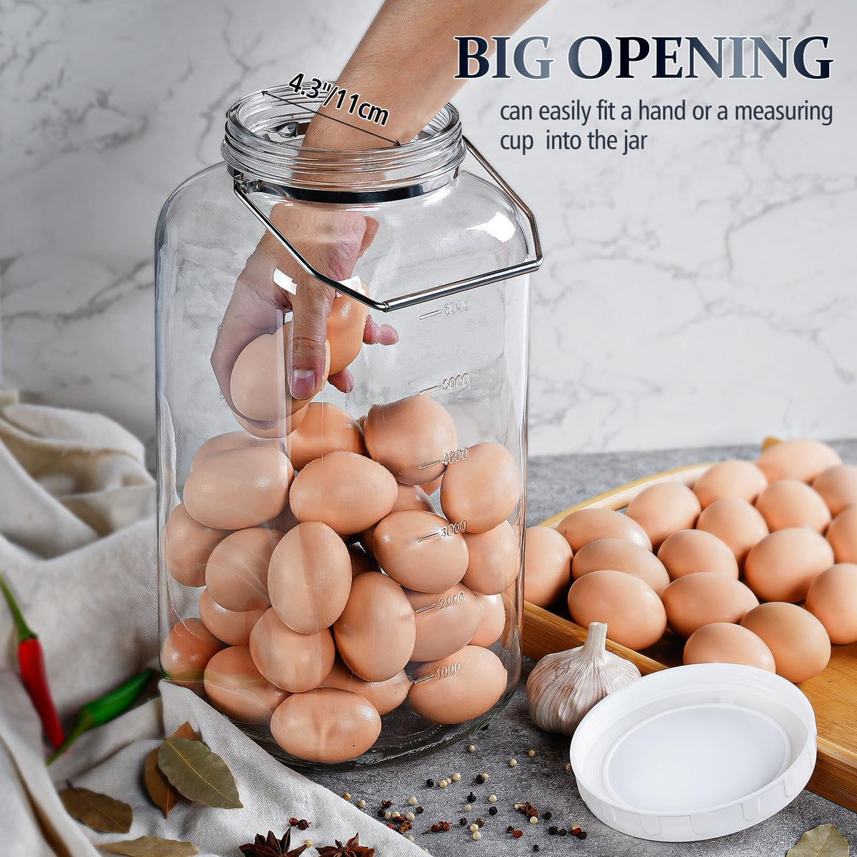Folinstall clear glass container with an 11 cm mouth for quick access and cleaning.