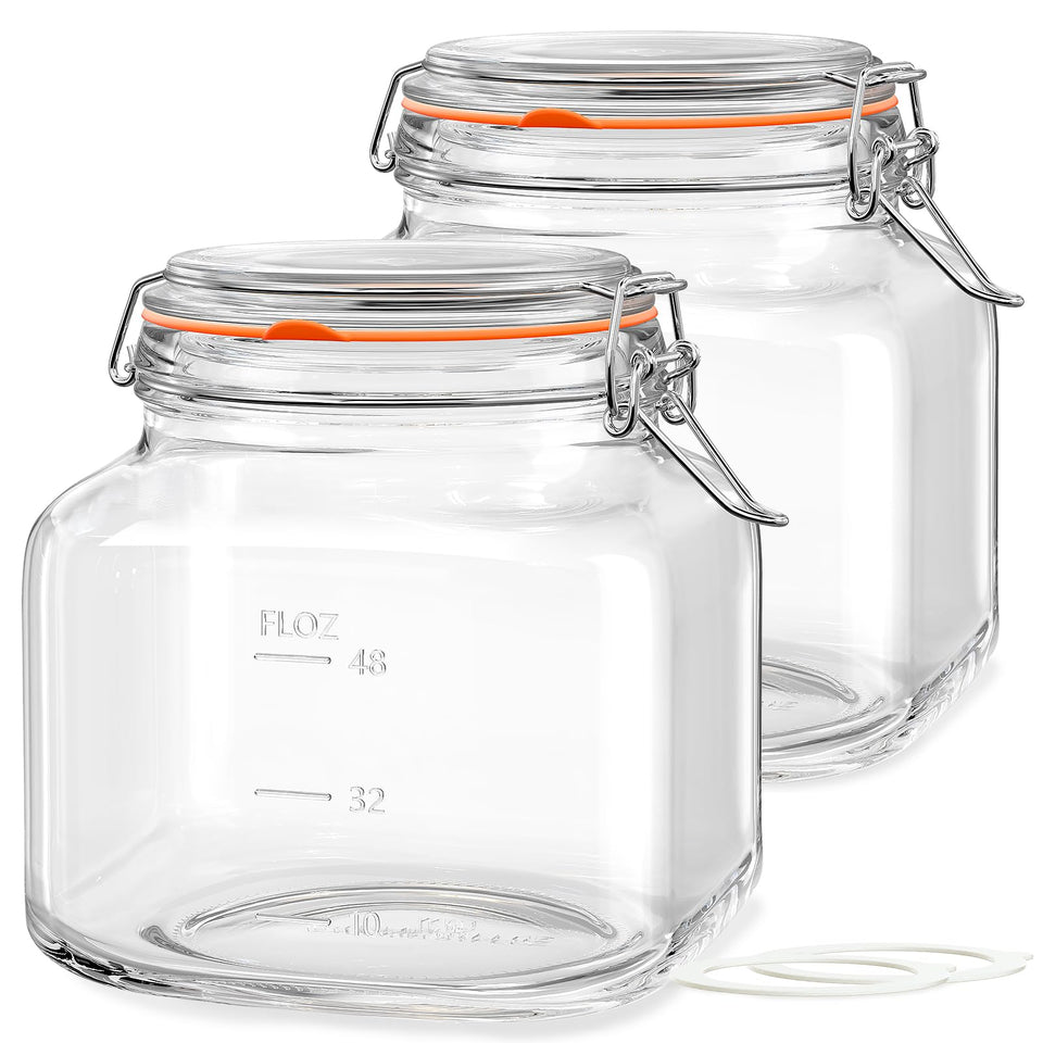 Folinstall large glass jars with airtight lids keep flour and cookies fresh.