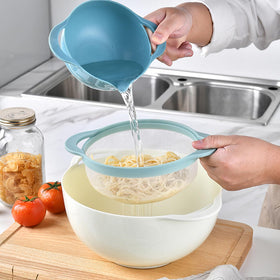 Foni Fox measuring spoons included for precise ingredient portioning.