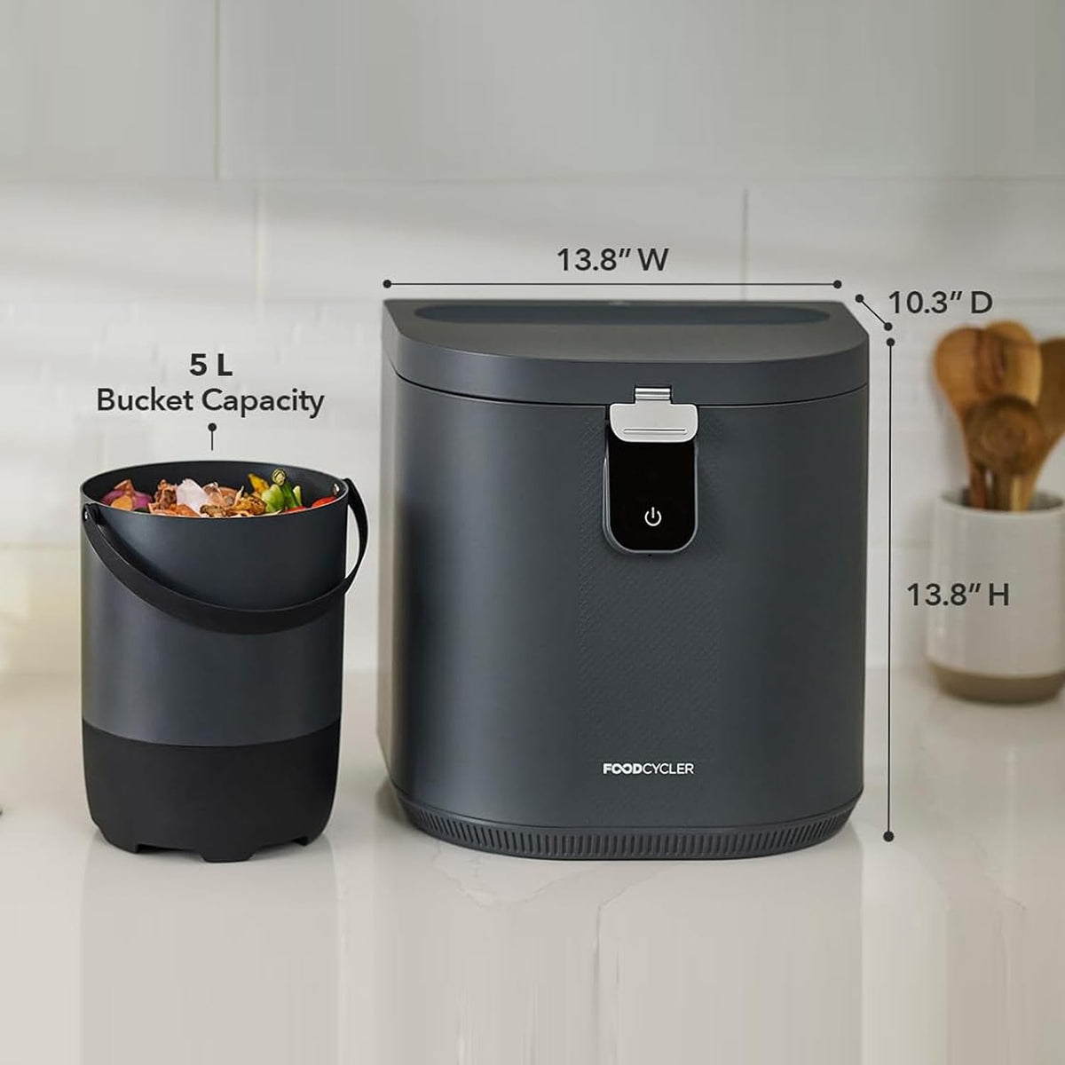 Food Cycler Eco 5 removable bucket close-up enables quick disposal.