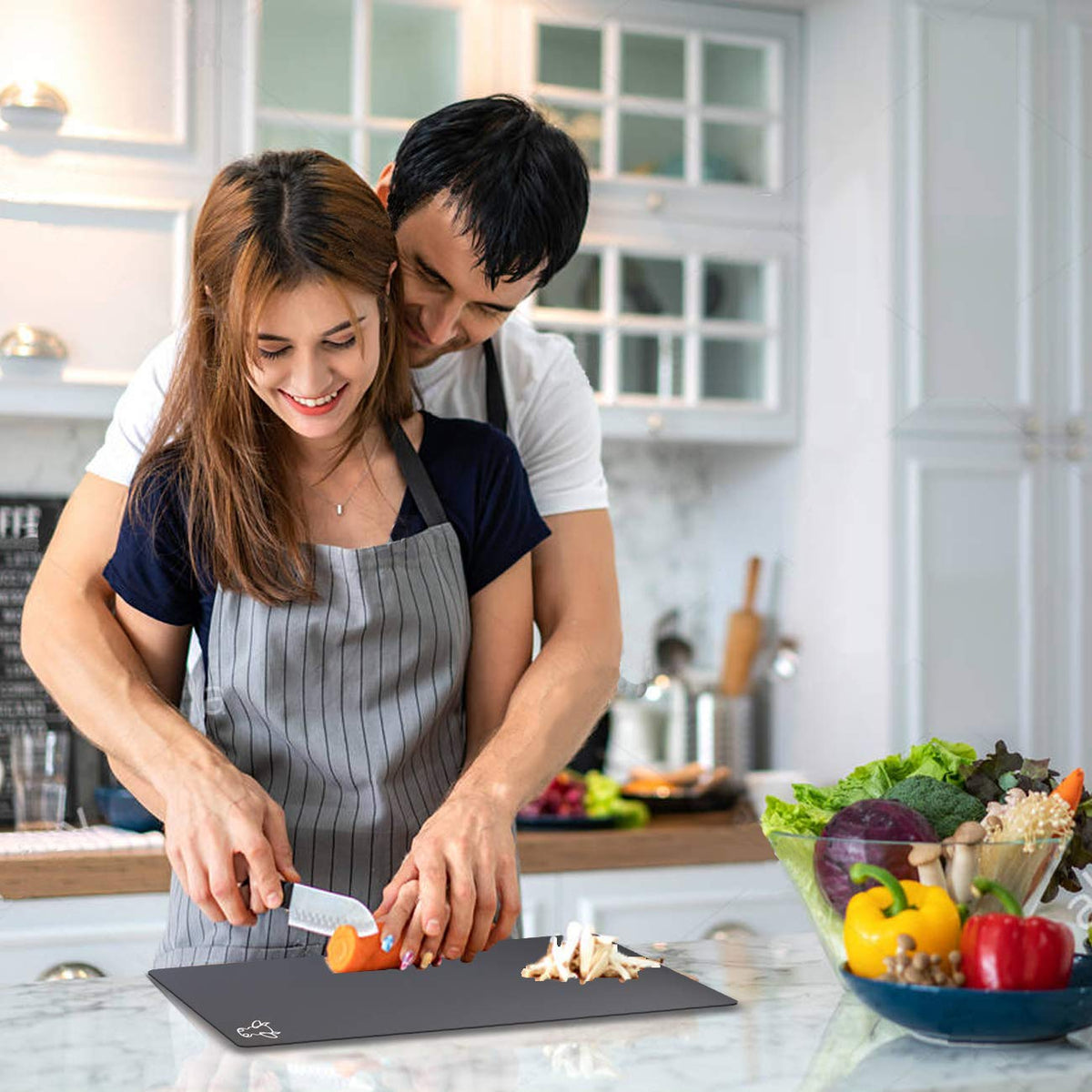 Fotouzy dishwasher-safe cutting mats simplify cleanup after meal prep.