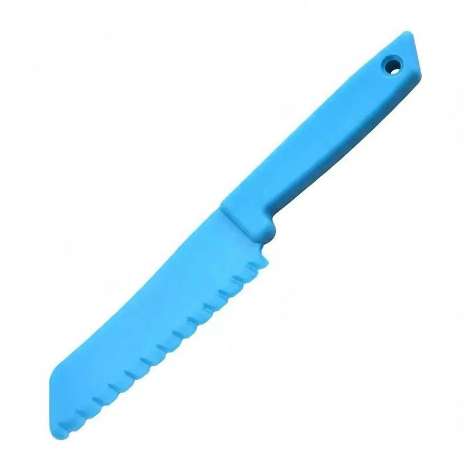 Fox Run Bakeware Safe Knife with a 4 inch serrated blade for cake cutting on non-stick pans