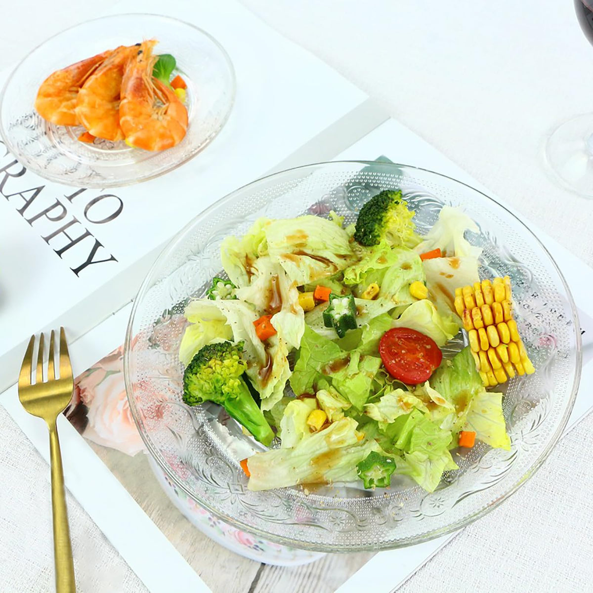 Frcctre gift-ready glass plate set for friends or family gatherings