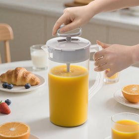 Frcctre built-in scale line helps monitor mix ratios at a glance.