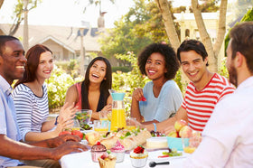Free-Air spoons included for easy serving and gifting.