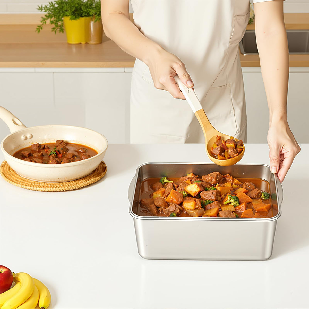 Freshmage dishwasher-safe stainless container simplifies cleanup after meal prep.