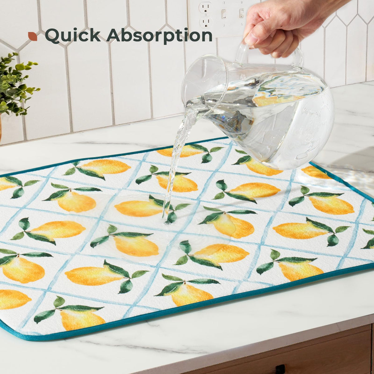 FreshMint 3-ply microfiber mat rapidly absorbs moisture for tidy countertops