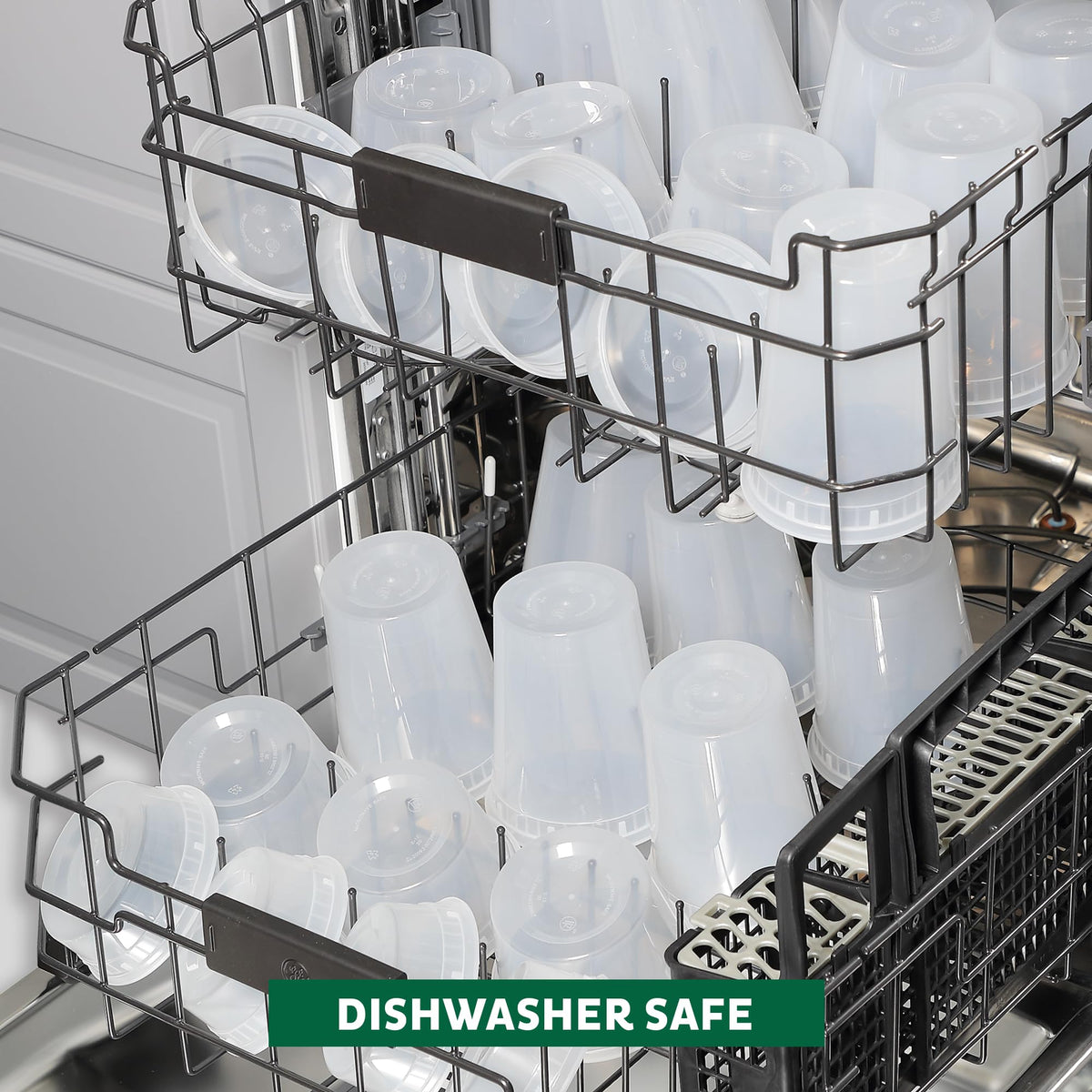 Freshware microwave-safe deli container in use for quick reheating