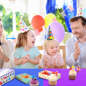 Frienda disposable tablecloth ideal for picnics and family gatherings