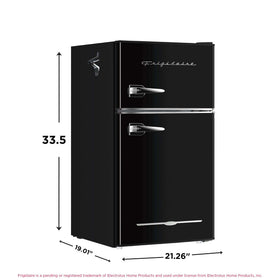Frigidaire EFR840 slide-out glass shelves for easy cleaning and access.