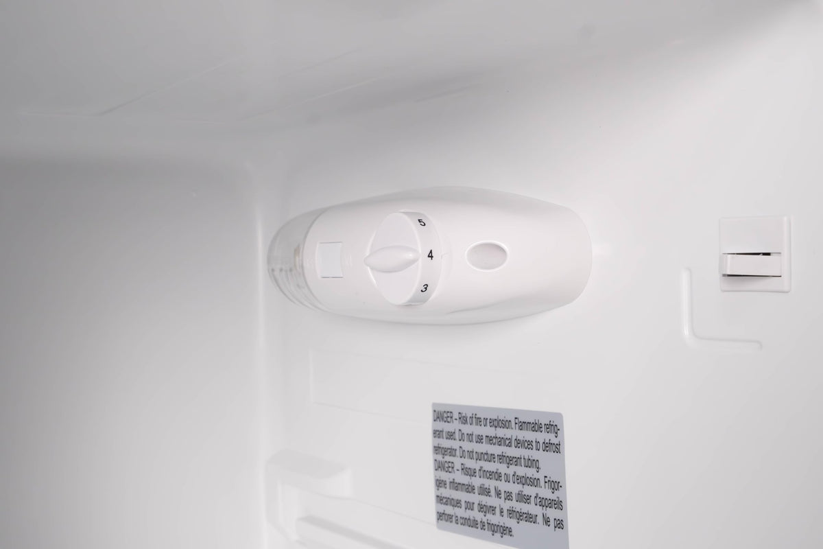 Frigidaire retro fridge leveling legs and casters enable easy repositioning