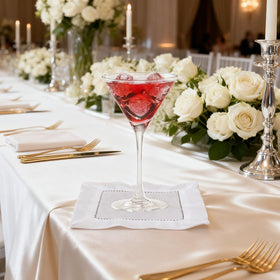 Reusable Fukaisu white napkins suited for repeated entertaining