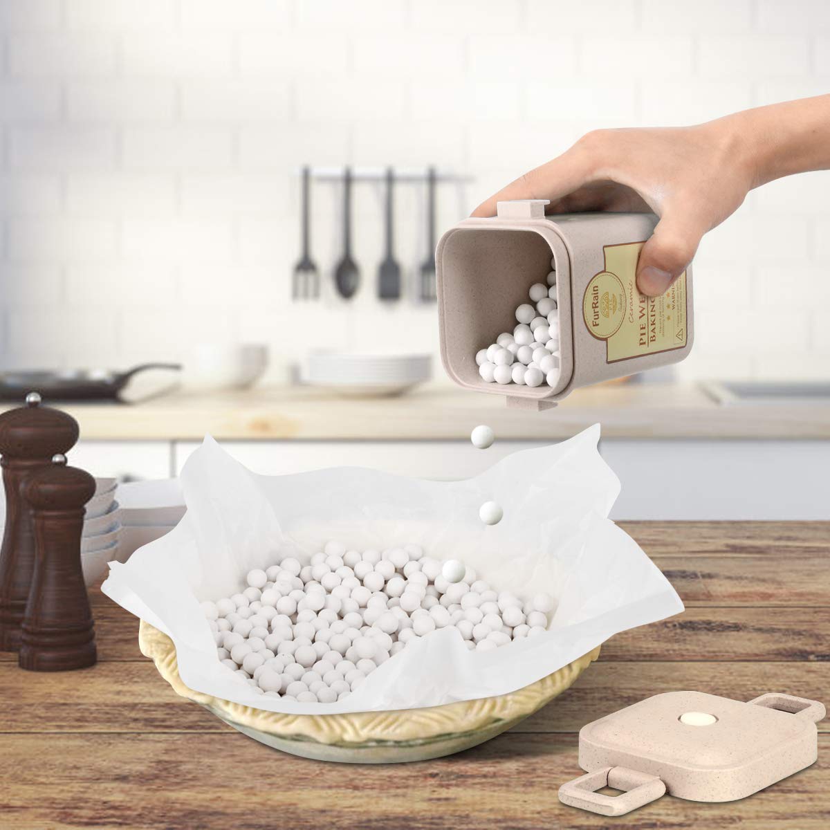 FurRain weights fit various pan sizes for easy reuse.