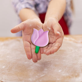 FUSOTO flower-b cutter for intricate blossom cookies.