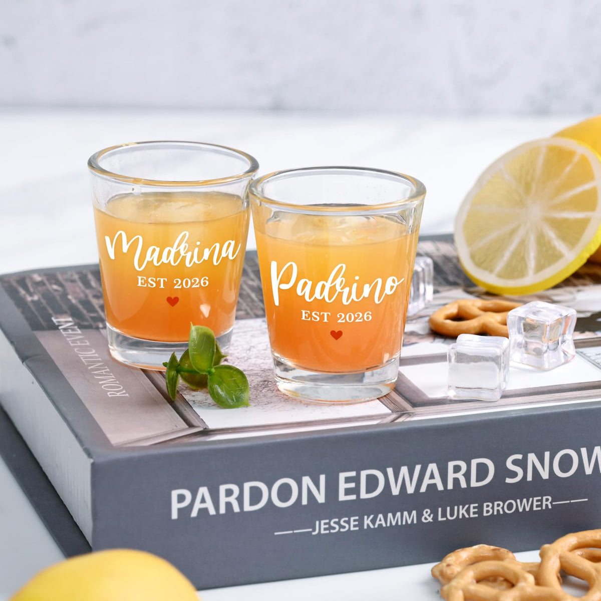 Futtumy Padrino Madrina Est 2026 engraving on shot glass for special toasts.