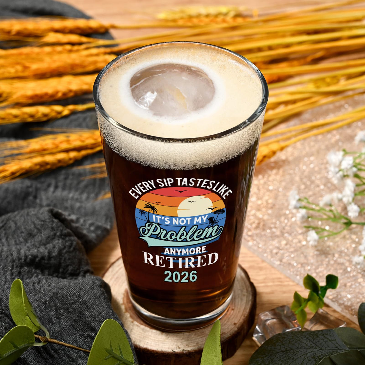 Futtumy thick stemless design offers a comfortable grip during relaxed sipping.