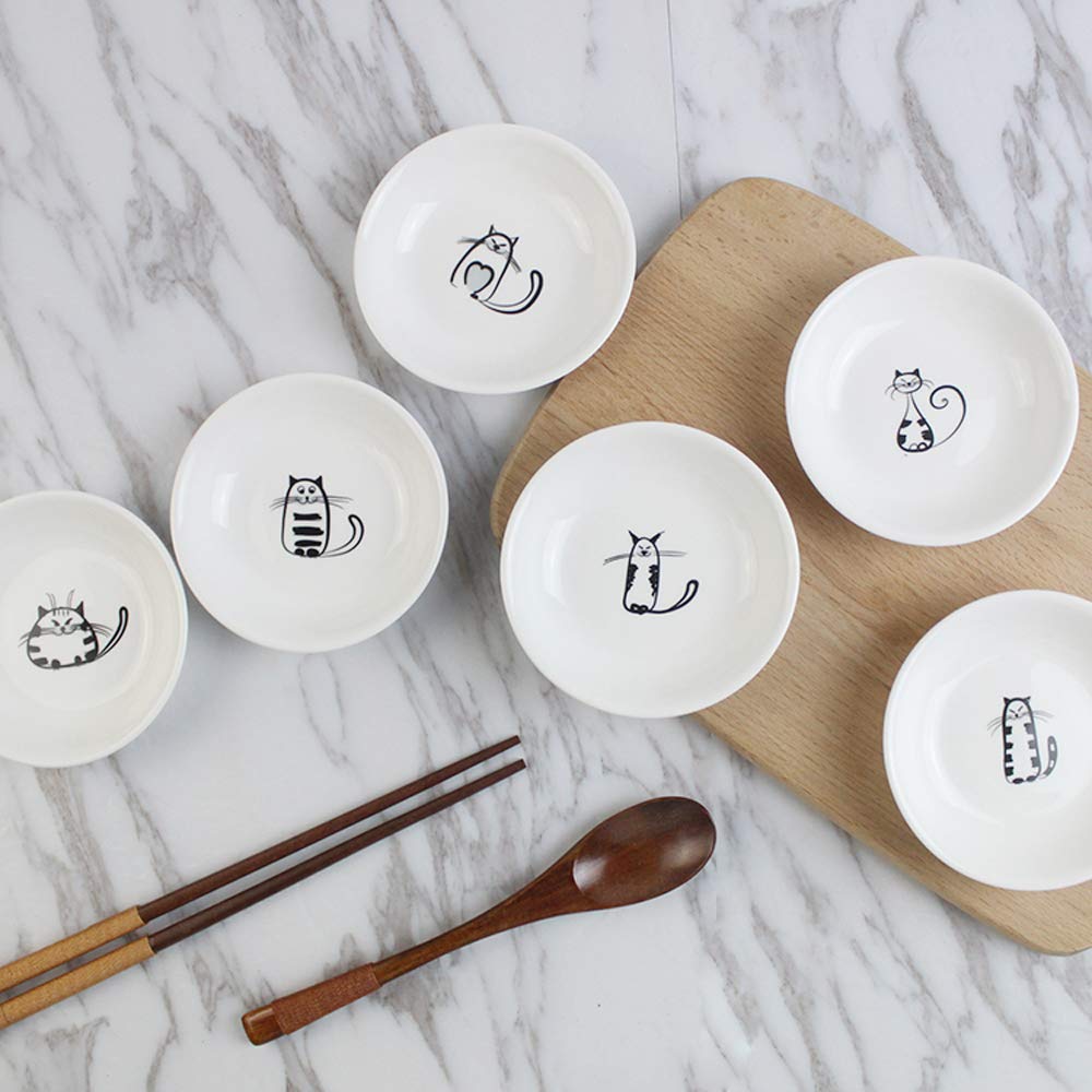 FUYU cat-design plates enhance home dining and restaurant presentation.