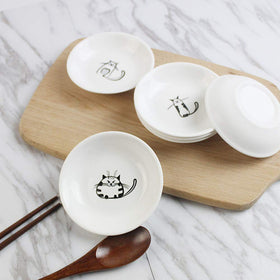 FUYU microwave-safe cat plate, easy reheating and serving.