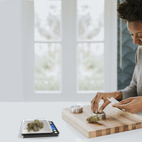 Fuzion compact scale ideal for kitchen and jewelry tasks