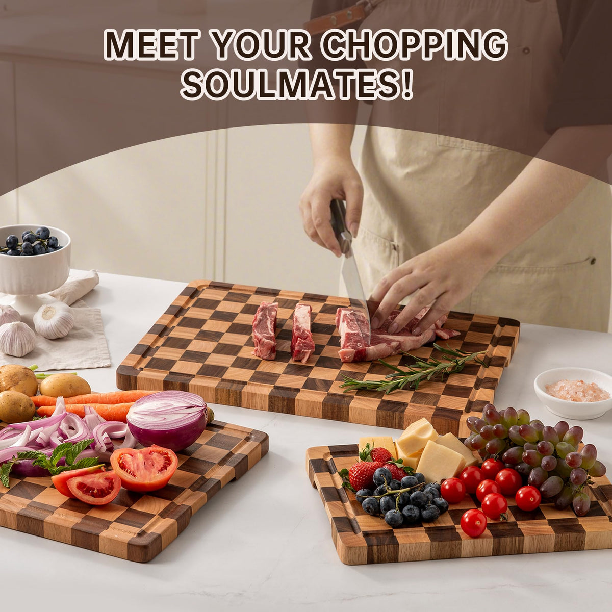 Fyctio checkered cutting board—juice groove close-up, mess containment for juicy ingredients.