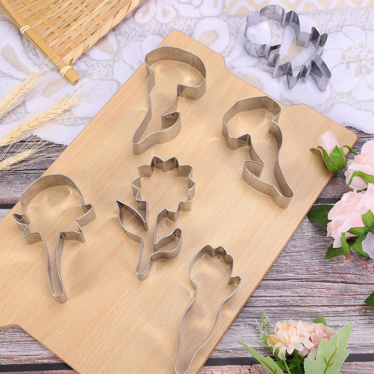 FYSUIMU rose cutter adds charming floral accents to baked goods.