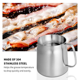 GADO oil filter pot with strainer supporting versatile cooking.