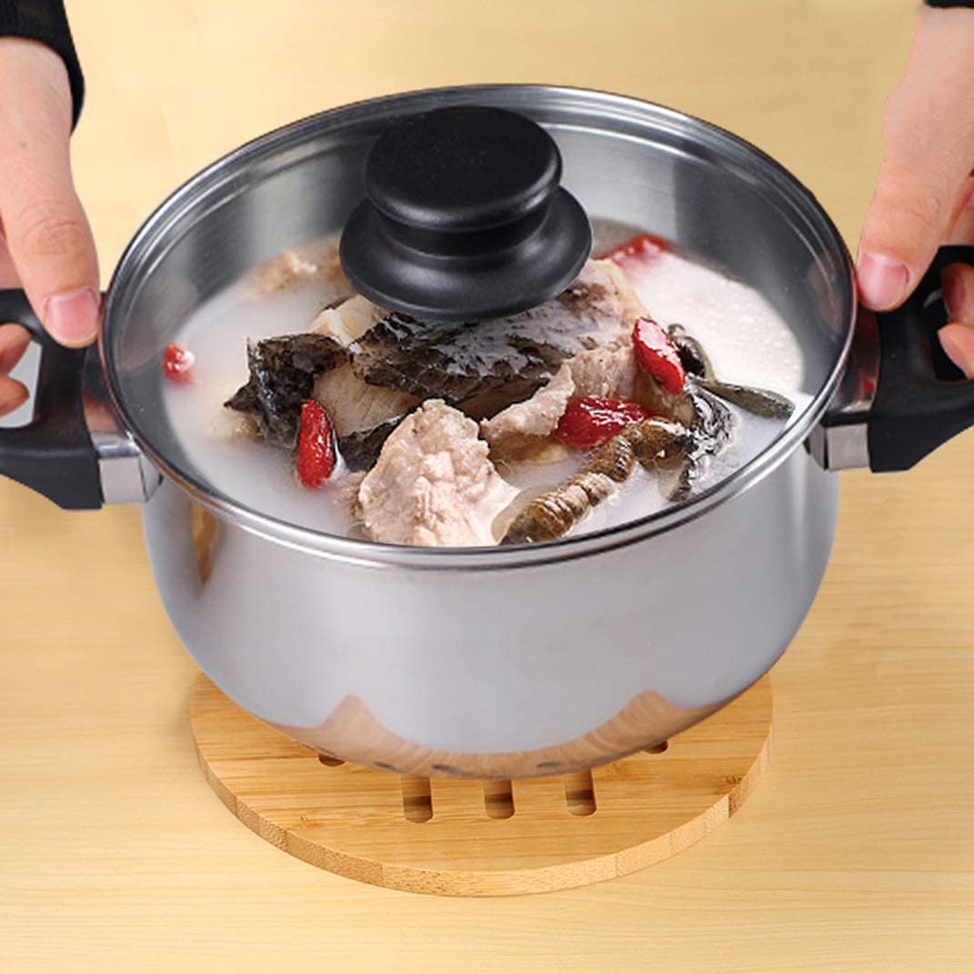Garkup bamboo round trivet in use demonstrates reliable heat protection.