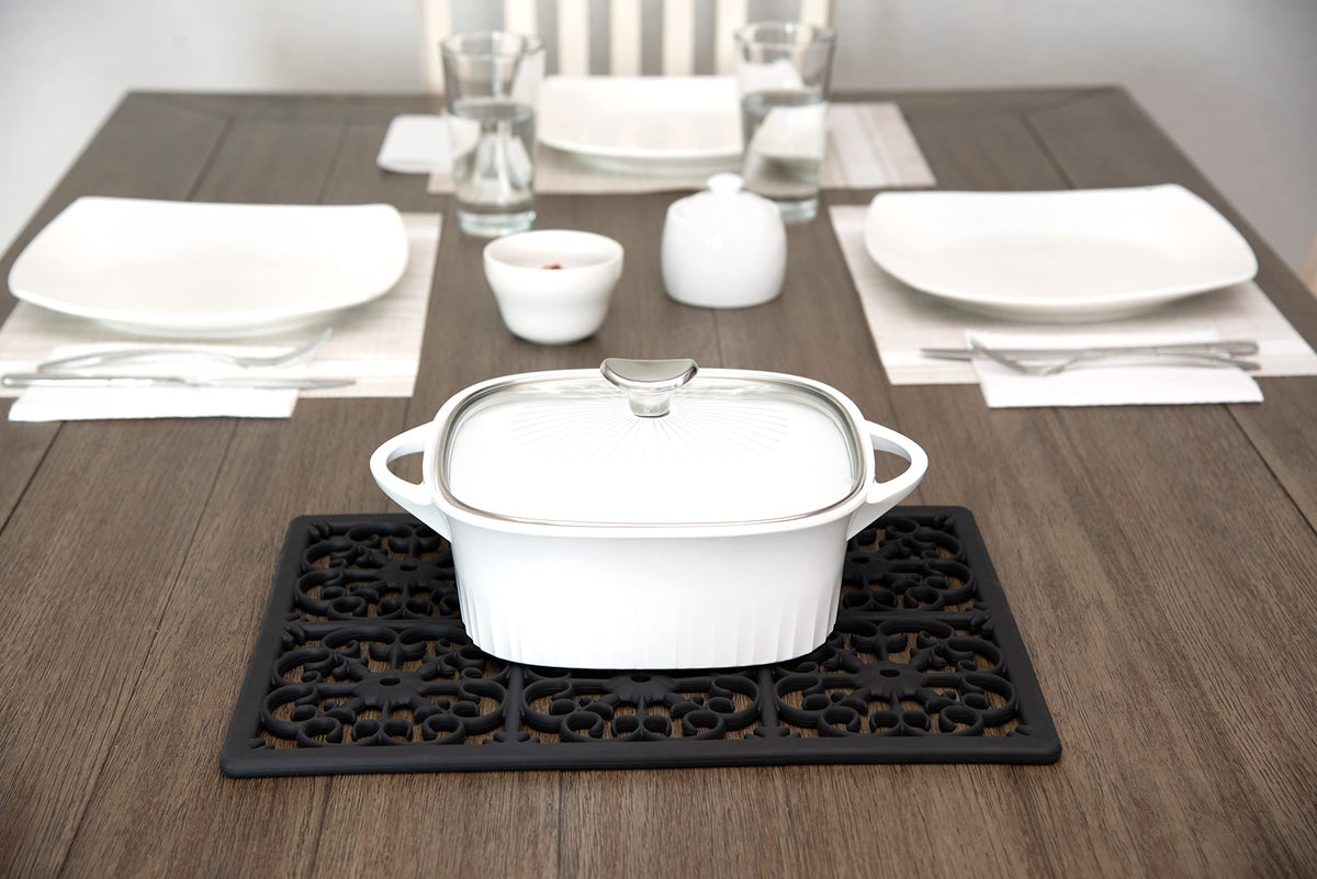 GASARÉ trivet family with three-size options for versatile protection