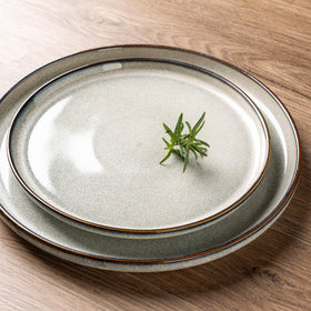 GBHOME Green Wheat 8-inch dessert plate showing rim to keep sauces in place