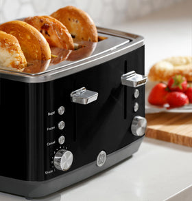 GE 4-slice toaster bagel setting for even toasting
