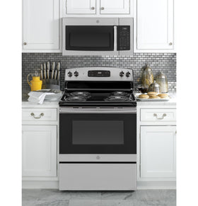 GE JVM3160RFSS interior cavity for quick reheats and even heating.
