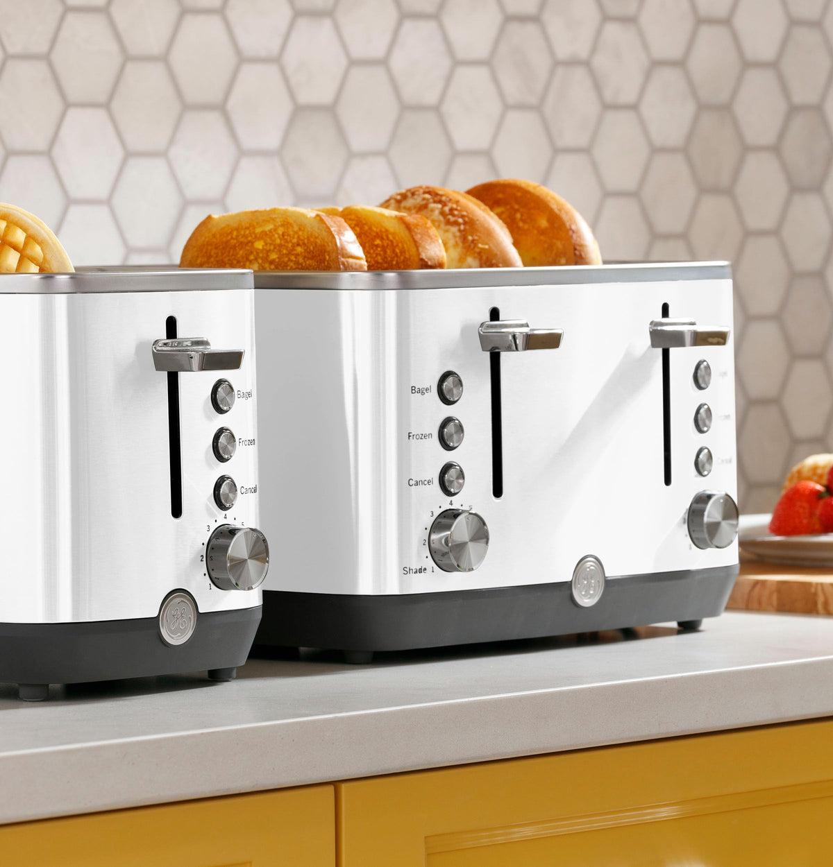GE 2 Slice Toaster delivering even toasting across both slices