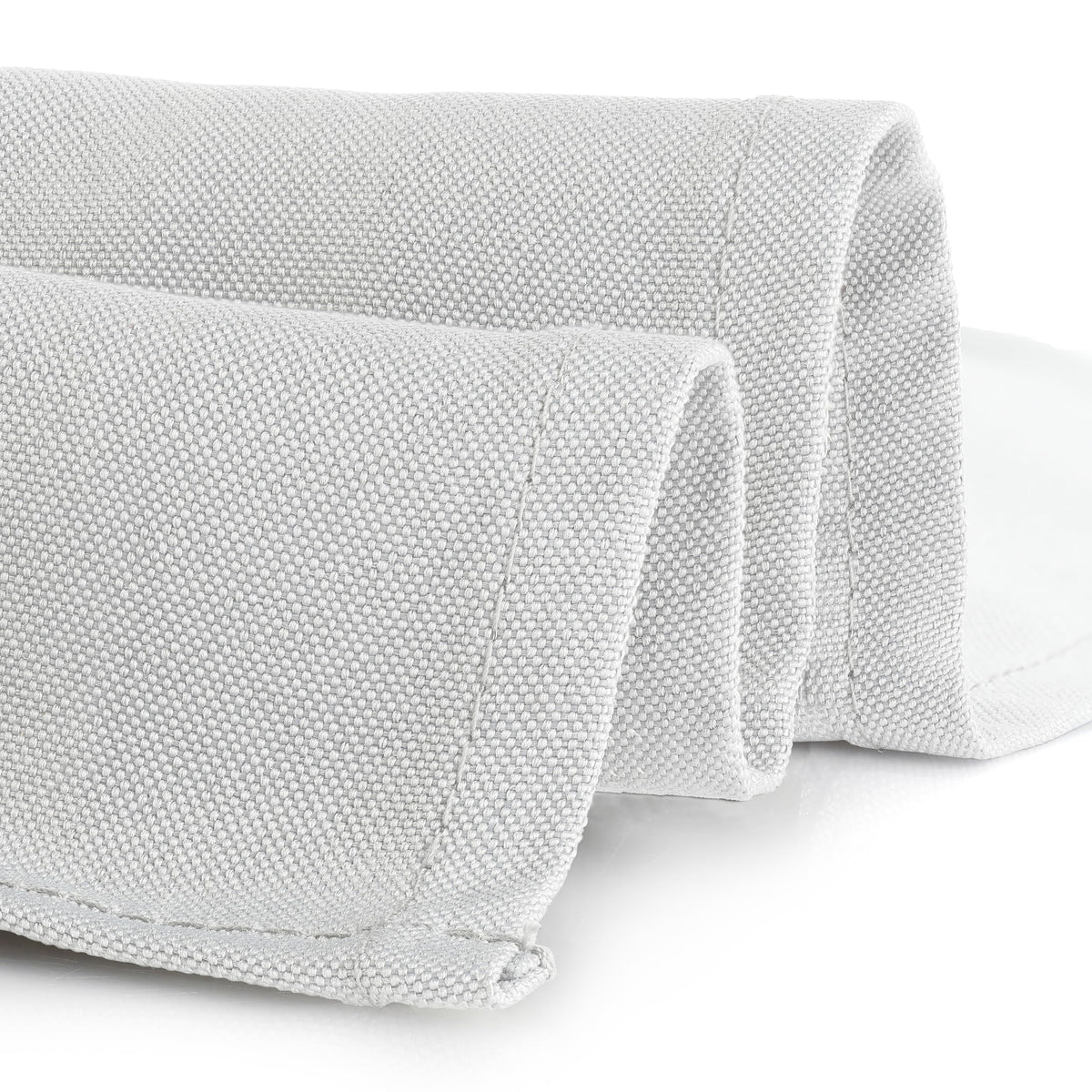 Gee Di Moda napkins for weddings and banquets provide consistent color and decor fit.
