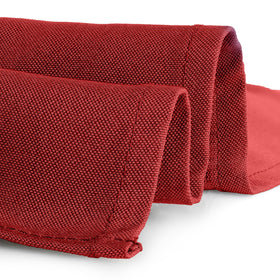 Gee Di Moda tablecloth hemmed edges close-up highlighting clean finish