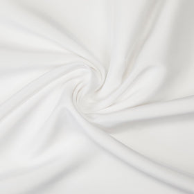 Gee Di Moda wrinkle-resistant tablecloth that drapes smoothly after washing.