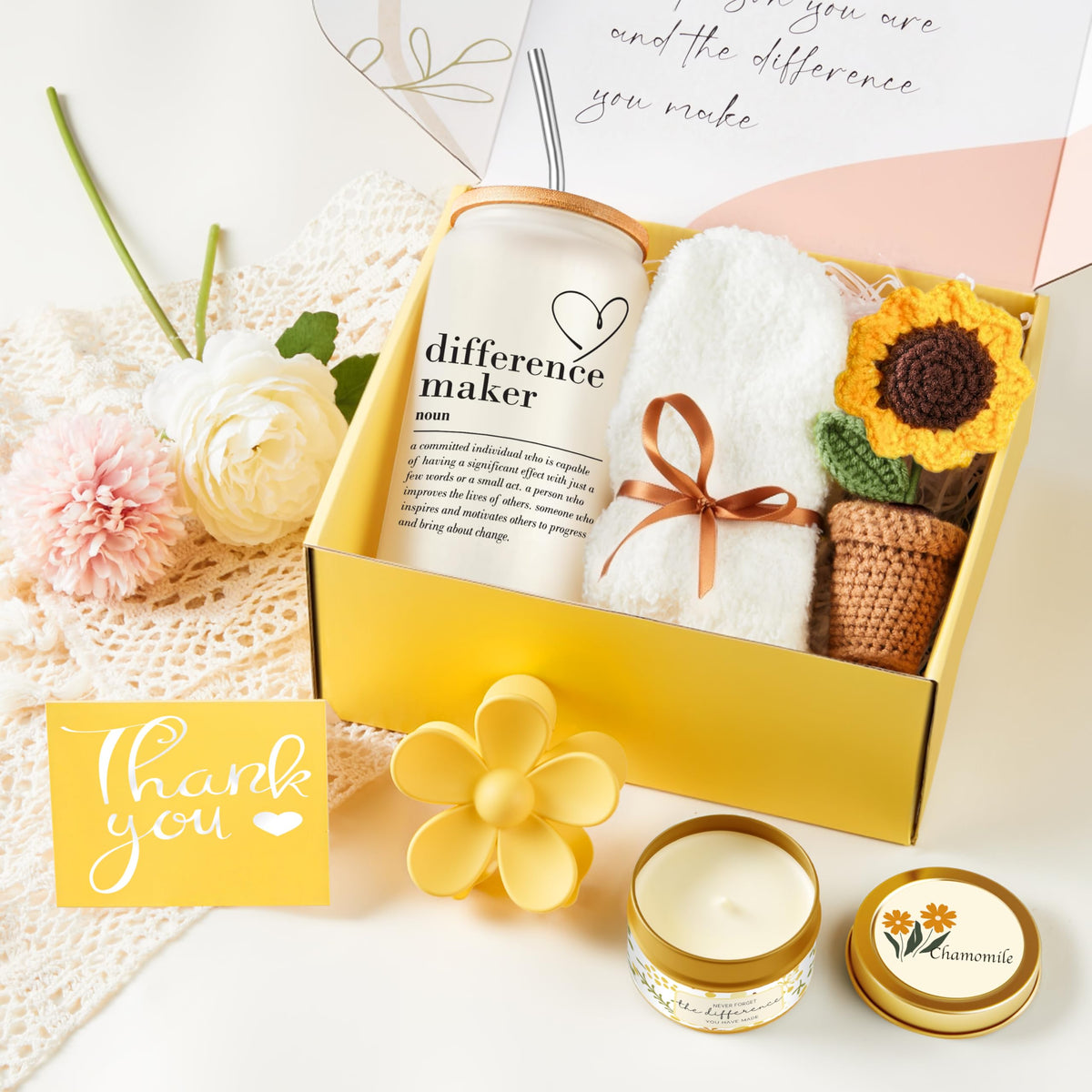 Geelfland lavender candle from the gift set creates a calming atmosphere