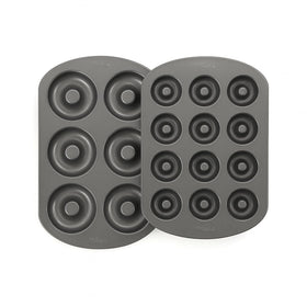 GEEOOLLAH mini 6-cavity donut pan for quick batch baking and kid-friendly treats.