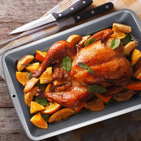 GEEOOLLAH heat-resistant metal pan ready for high-heat baking