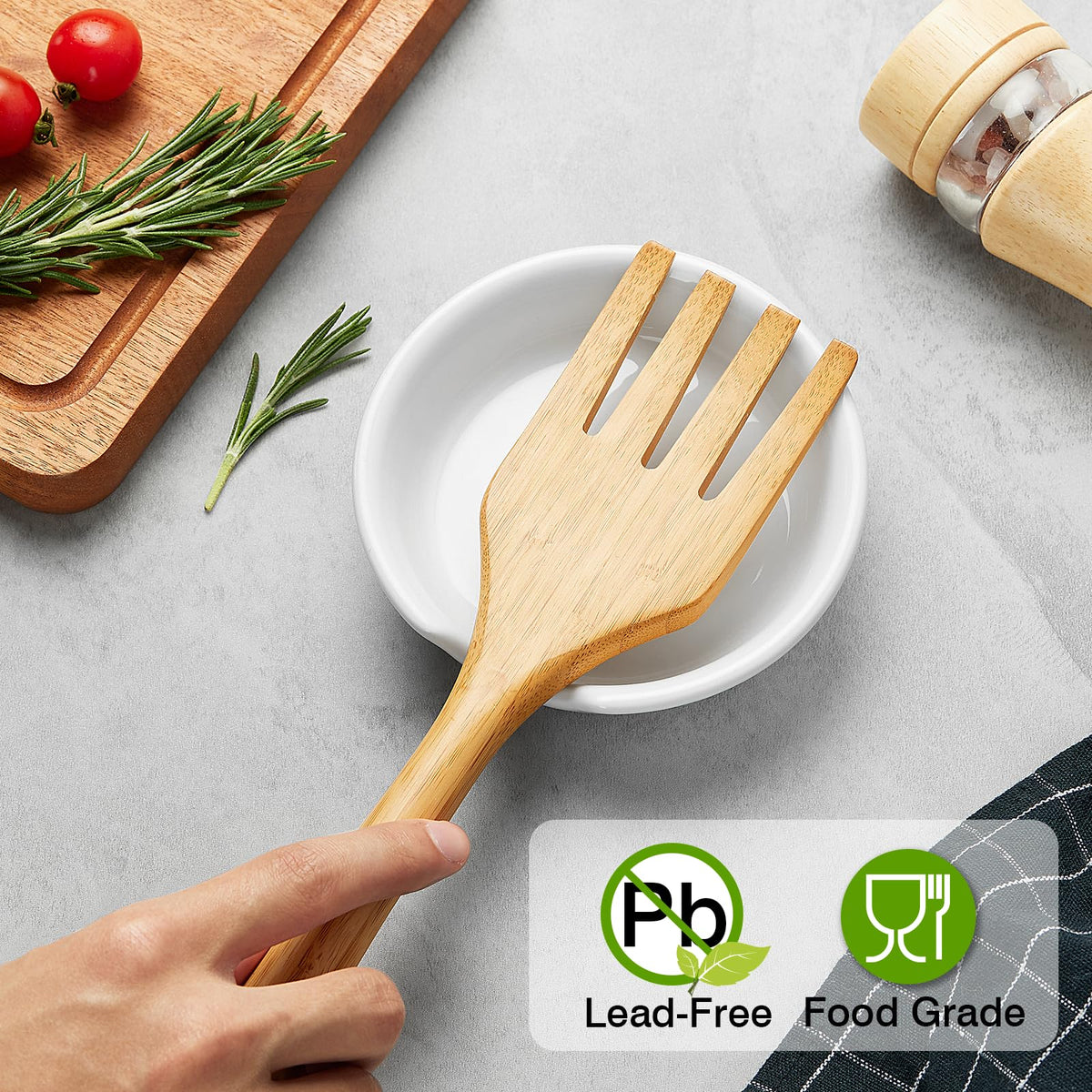 Gencywe ceramic spoon rest on stovetop stand prevents sauce drips during meal prep.