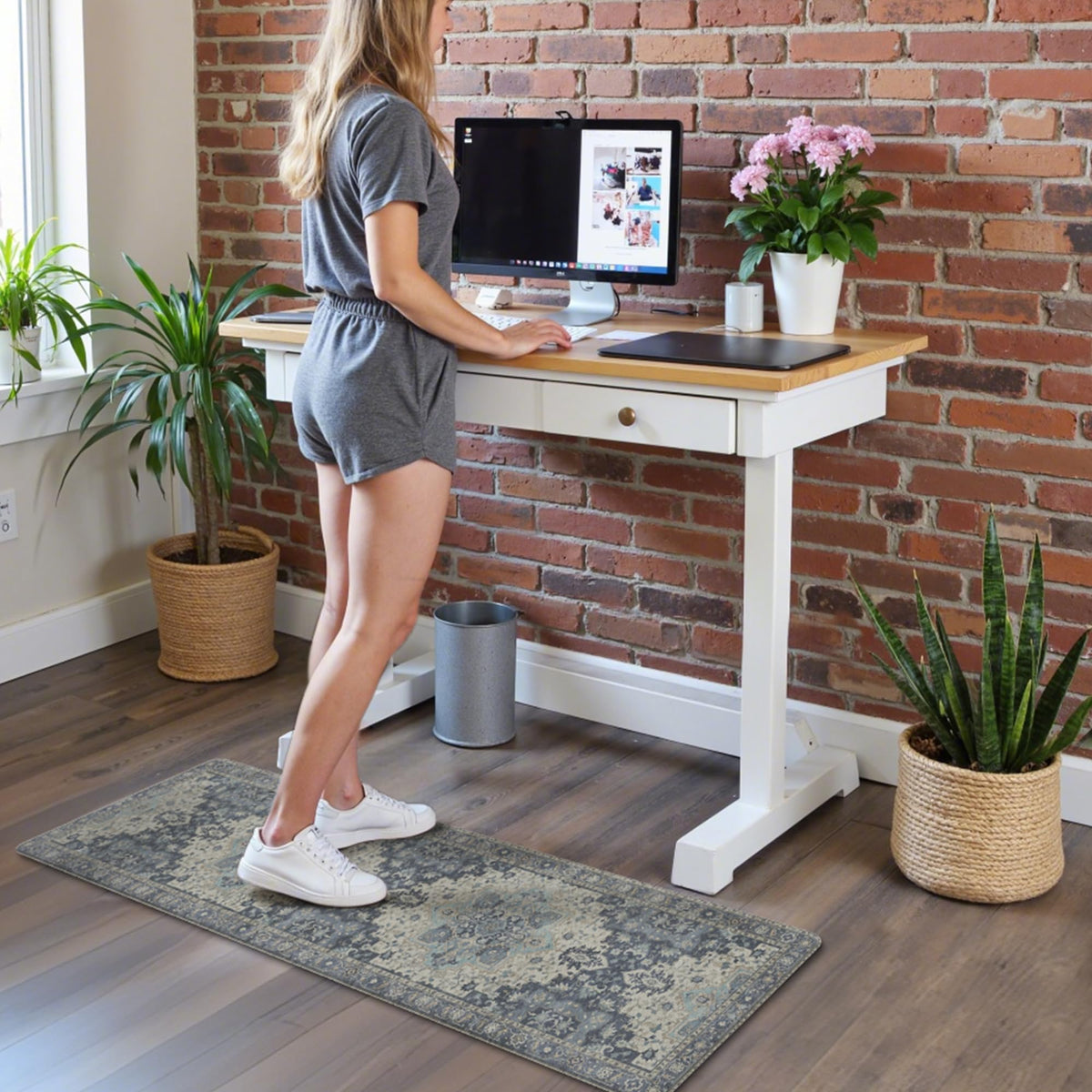 GENIMO mats in large dimensions cover prep and standing areas.